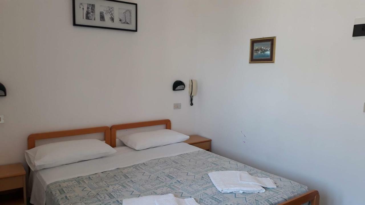 Hotel Rosa ริมินี ภายนอก รูปภาพ